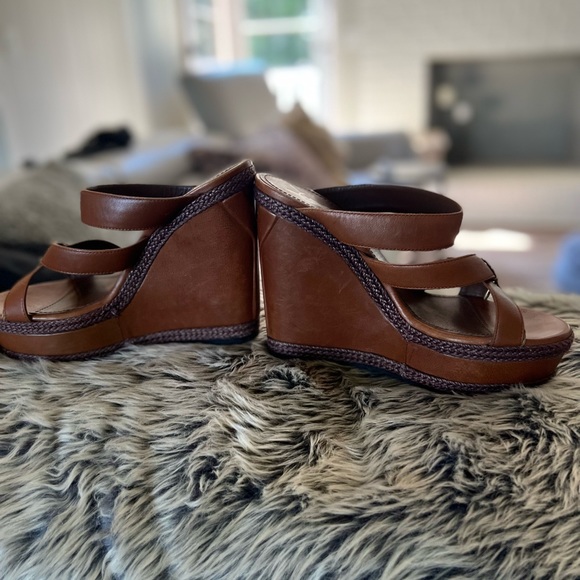 Beautiful YSL sandals! - Picture 3 of 6